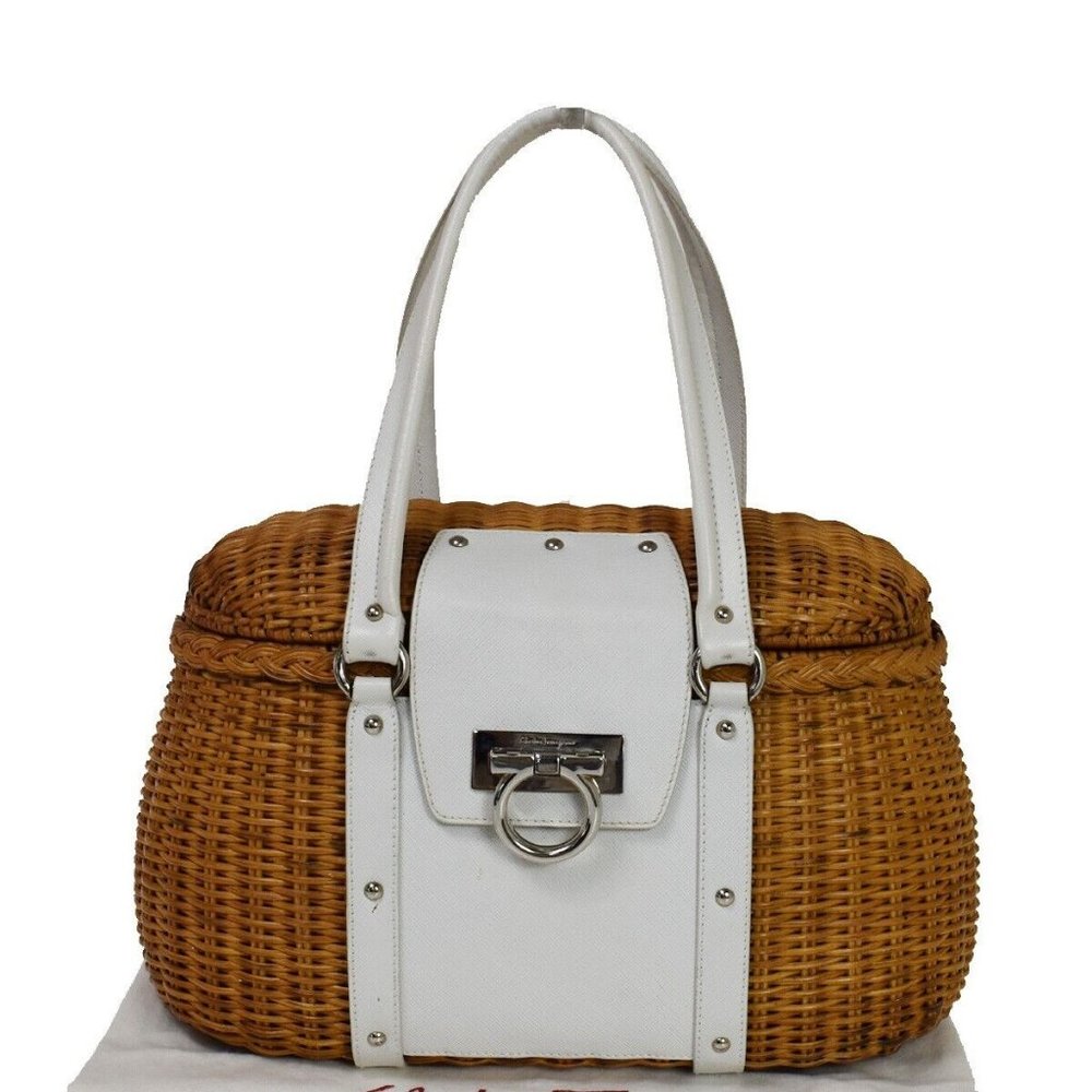 Auth SALVATORE FERRAGAMO Basket Gancini Shoulder Bag Straw Leather Brown